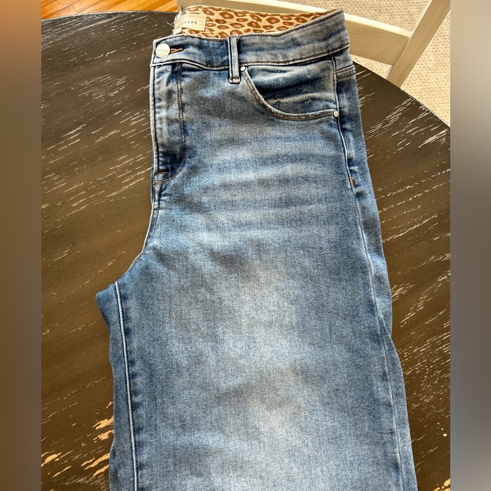 Super cute pair of Risen raw hem, crop jeans! Size 15 - Picture 6 of 6